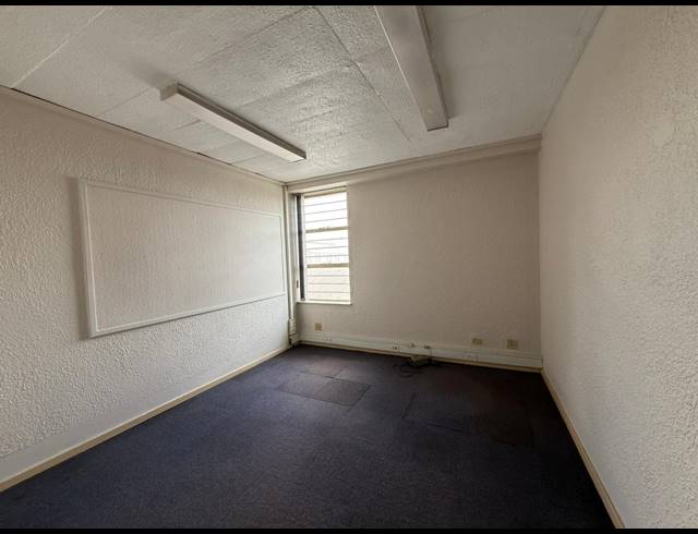 1,080M² OFFICE TO LET IN ALRODE